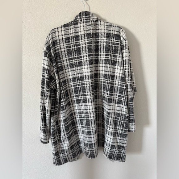 Express Fuzzy Cardigan Black and White Plaid in Large - Picture 5 of 5
